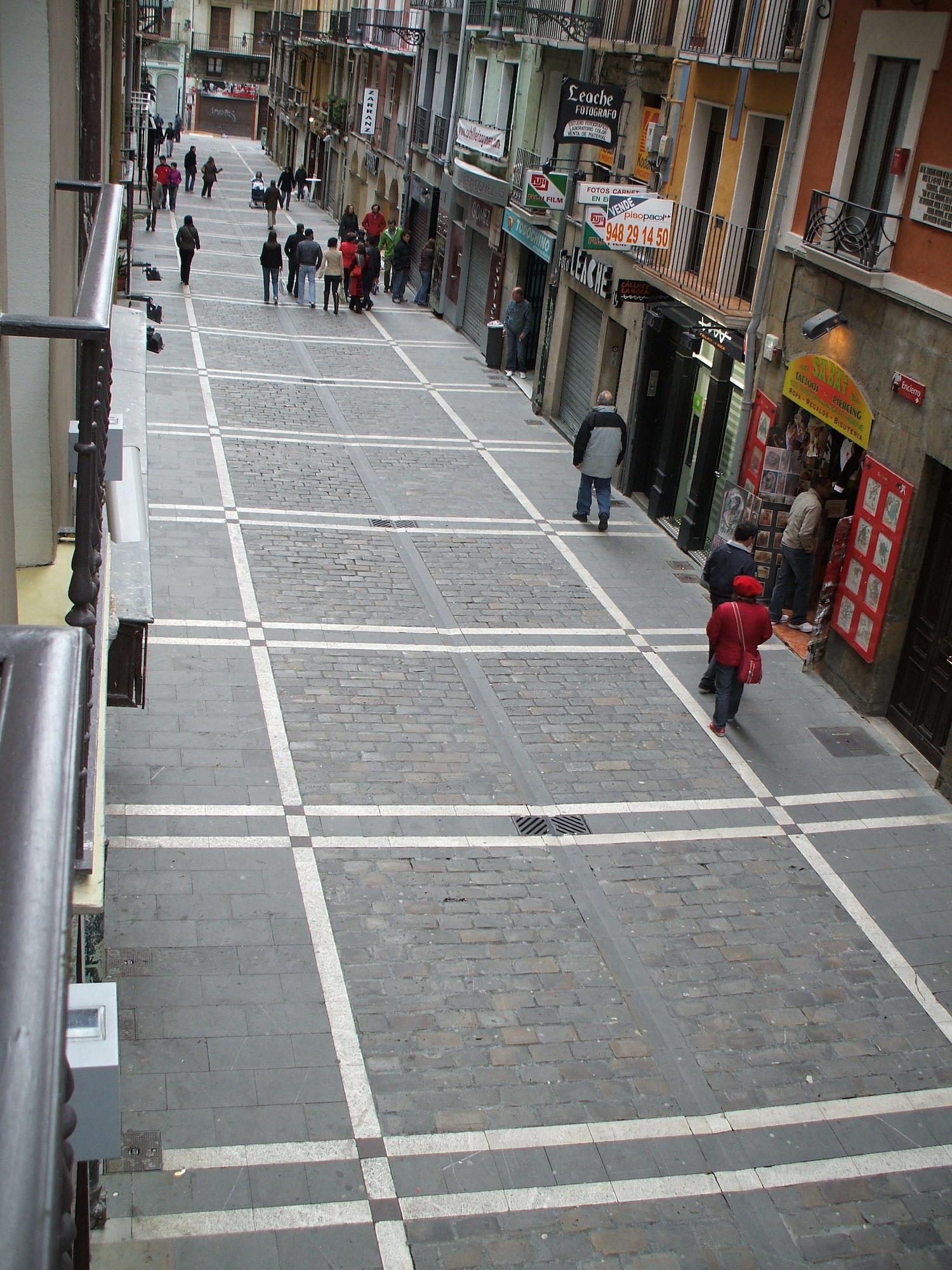 珍珠大酒店 潘普洛纳 外观 照片 The floor of the shopping centre