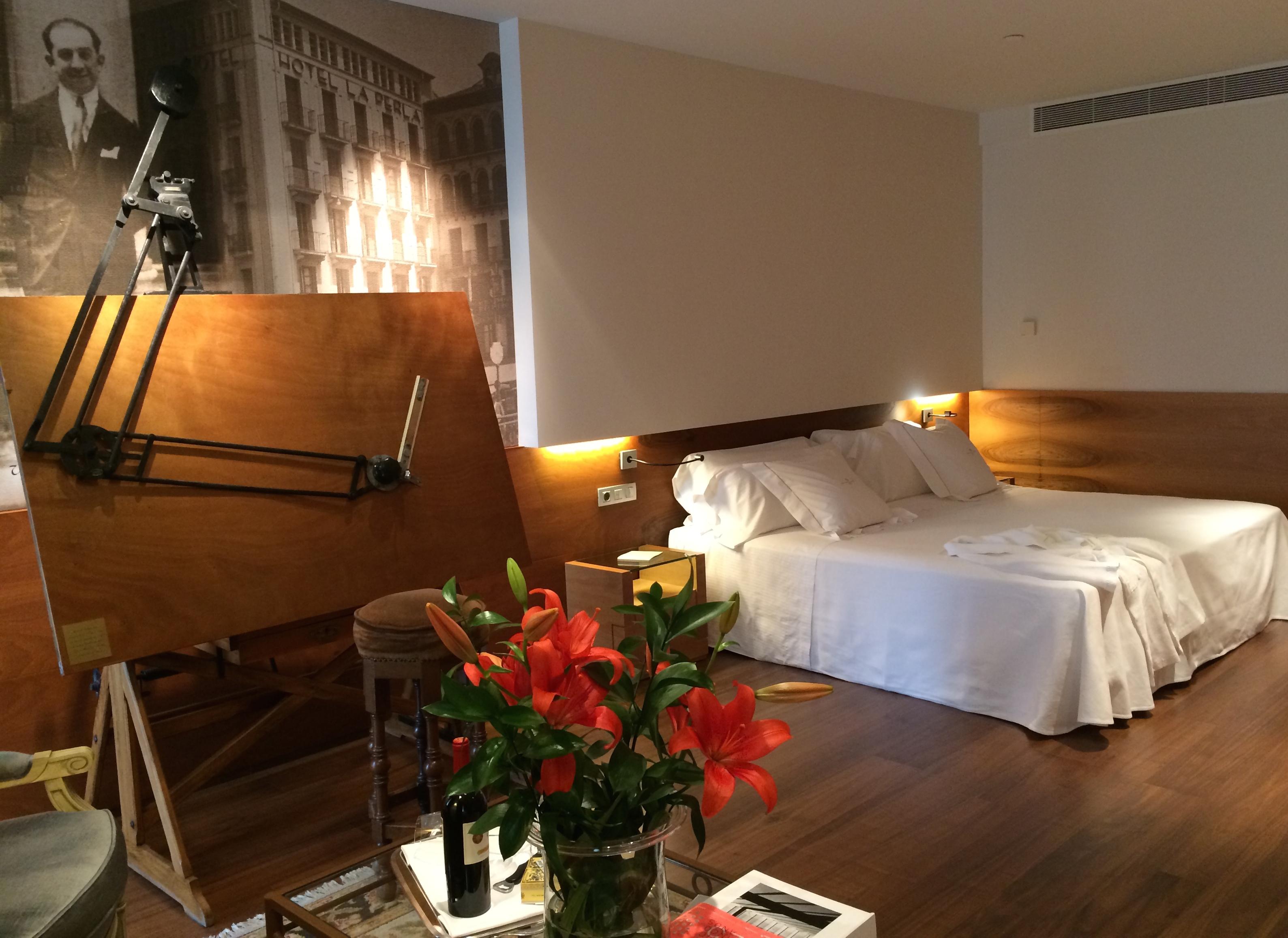 珍珠大酒店 潘普洛纳 外观 照片 A room at Hotel Hesperia Madrid