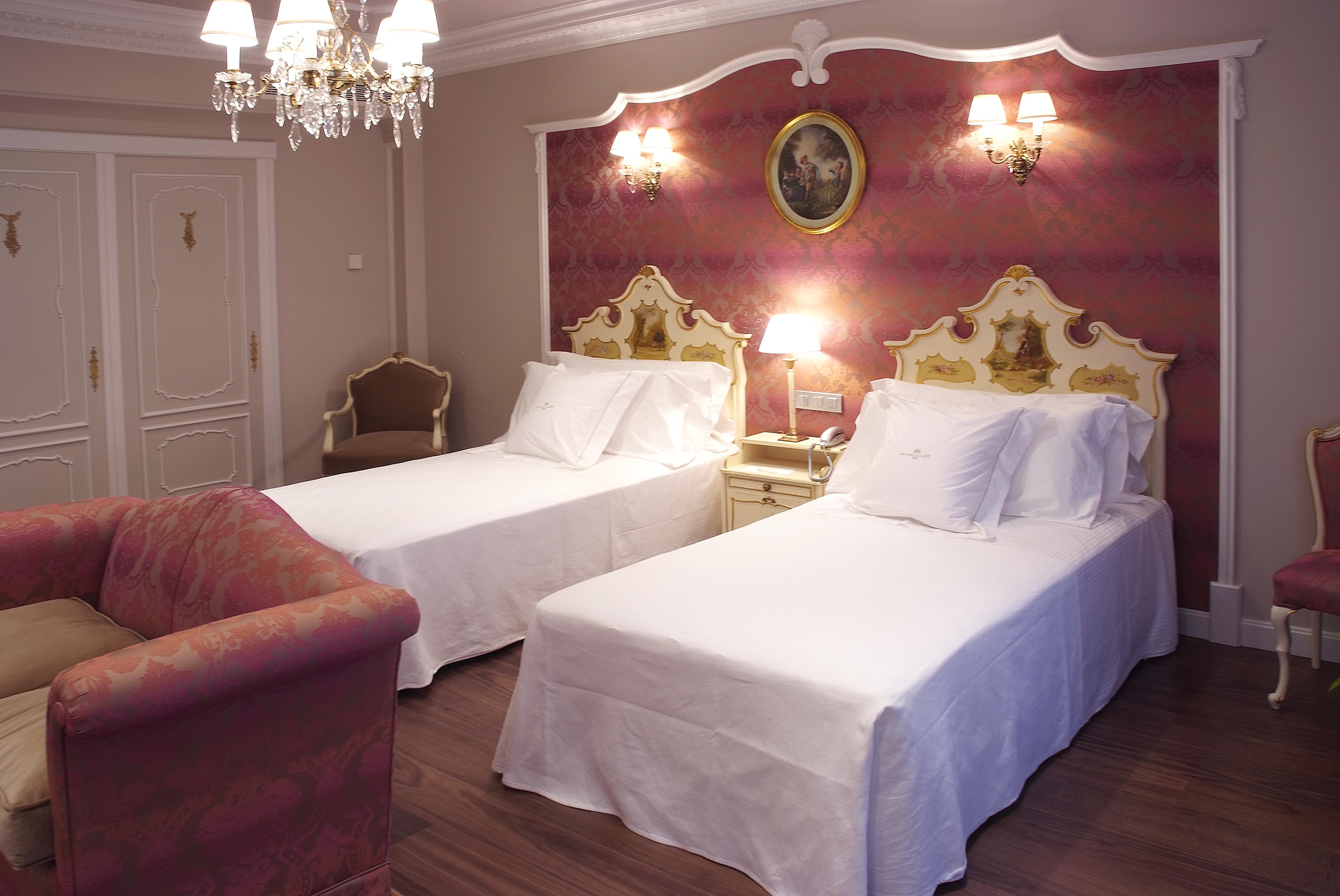 珍珠大酒店 潘普洛纳 外观 照片 A room at the hotel