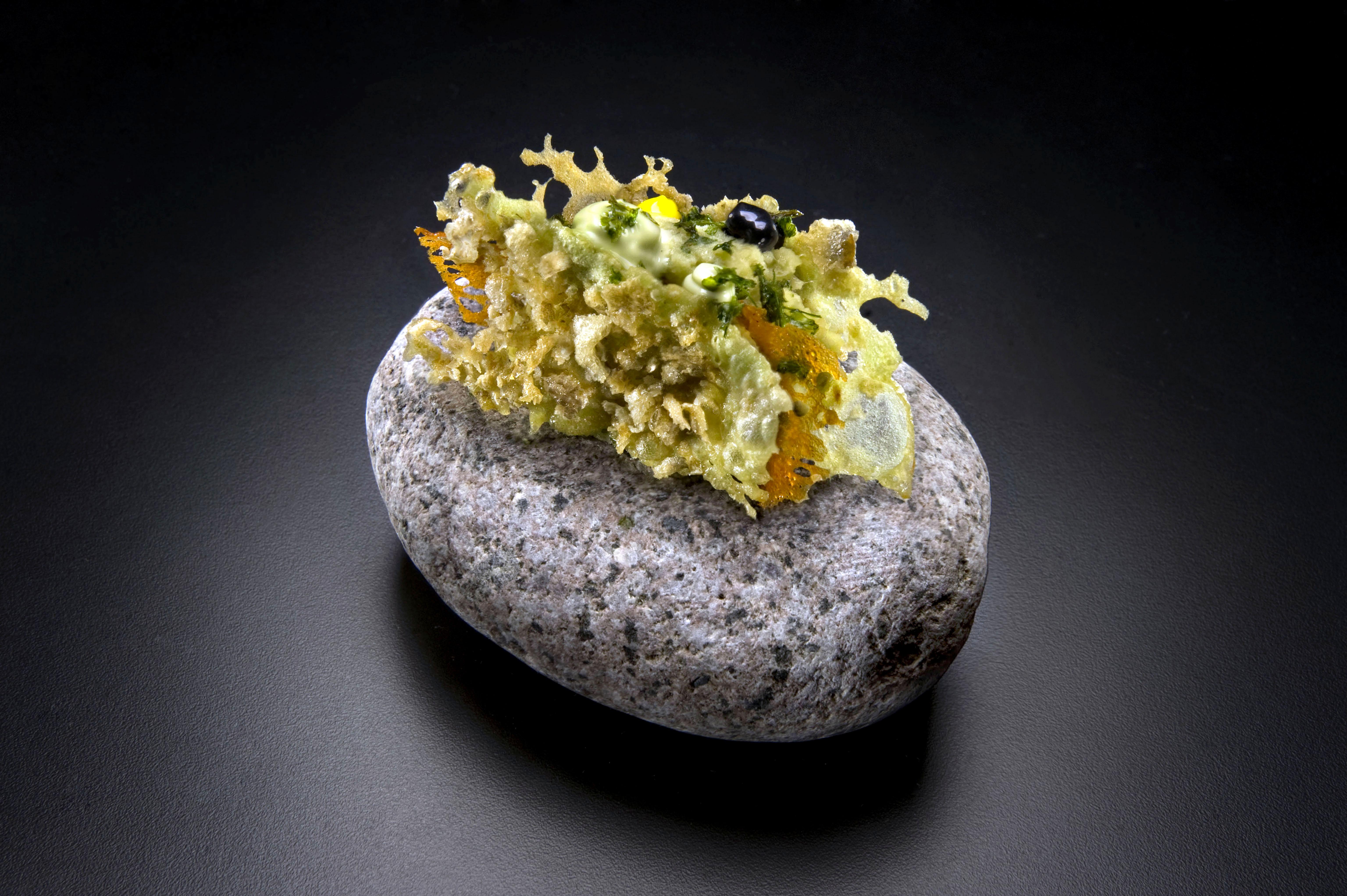 珍珠大酒店 潘普洛纳 外观 照片 A sample of the mineral
