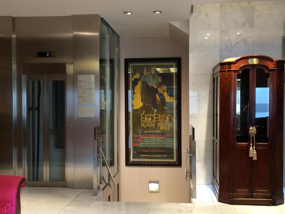 珍珠大酒店 潘普洛纳 外观 照片 The interior of the hotel
